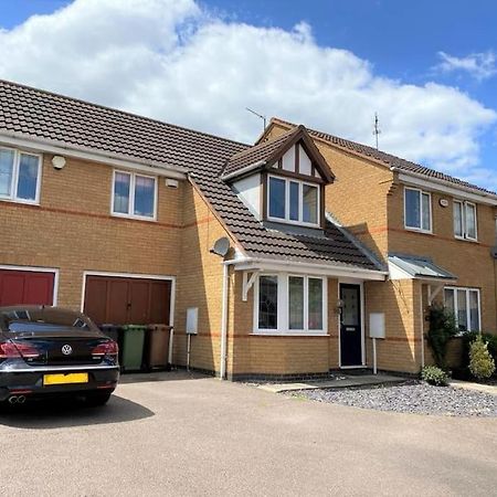 Charming Home In Wellingborough Eksteriør bilde