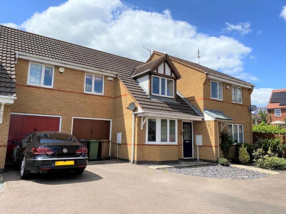 Charming Home In Wellingborough Eksteriør bilde