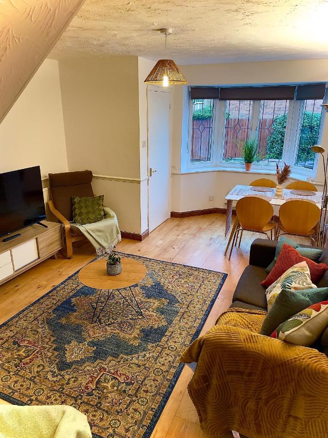 Charming Home In Wellingborough Eksteriør bilde